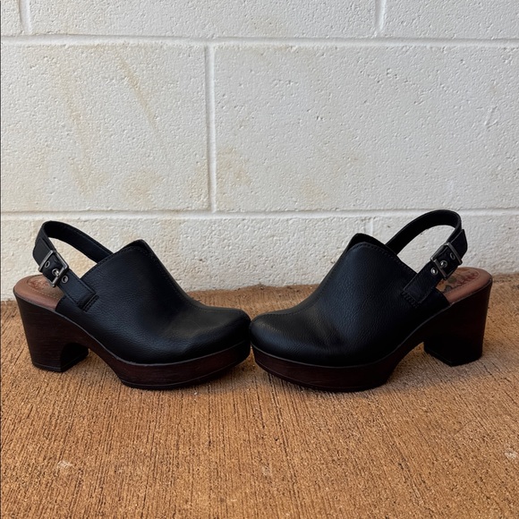 BOC Black Leather Slingback Clogs - Picture 3 of 4